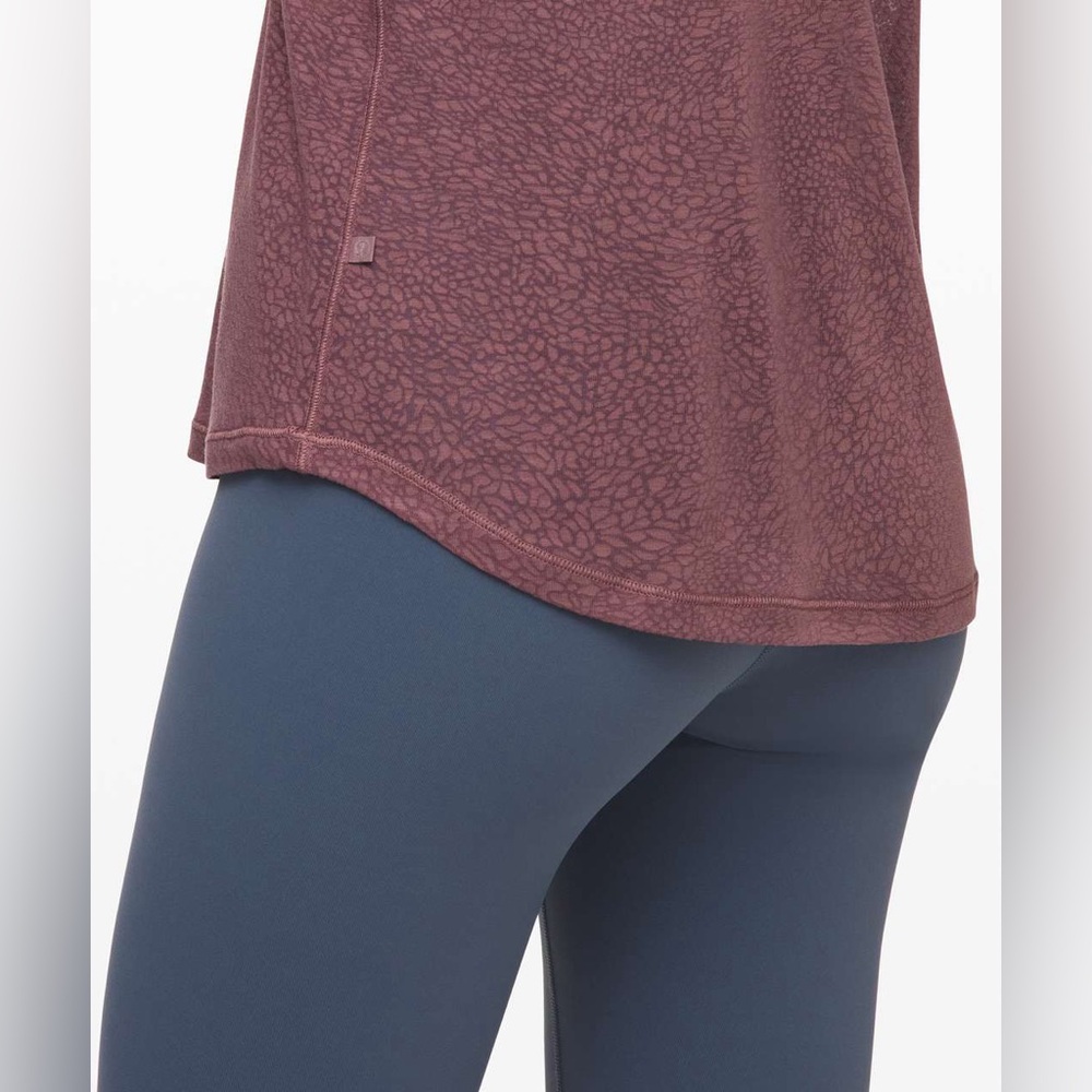 Lululemon Athletica Purple Timeless Classic Tank Top Size Small EUC - Picture 5 of 11